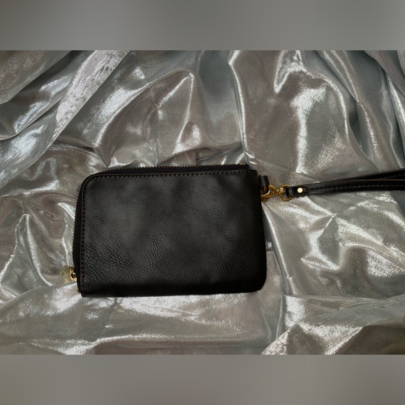 ⭐️ Fossil Wristlet ⭐️ Chocolate Brown ⭐️ EUC - Picture 3 of 6